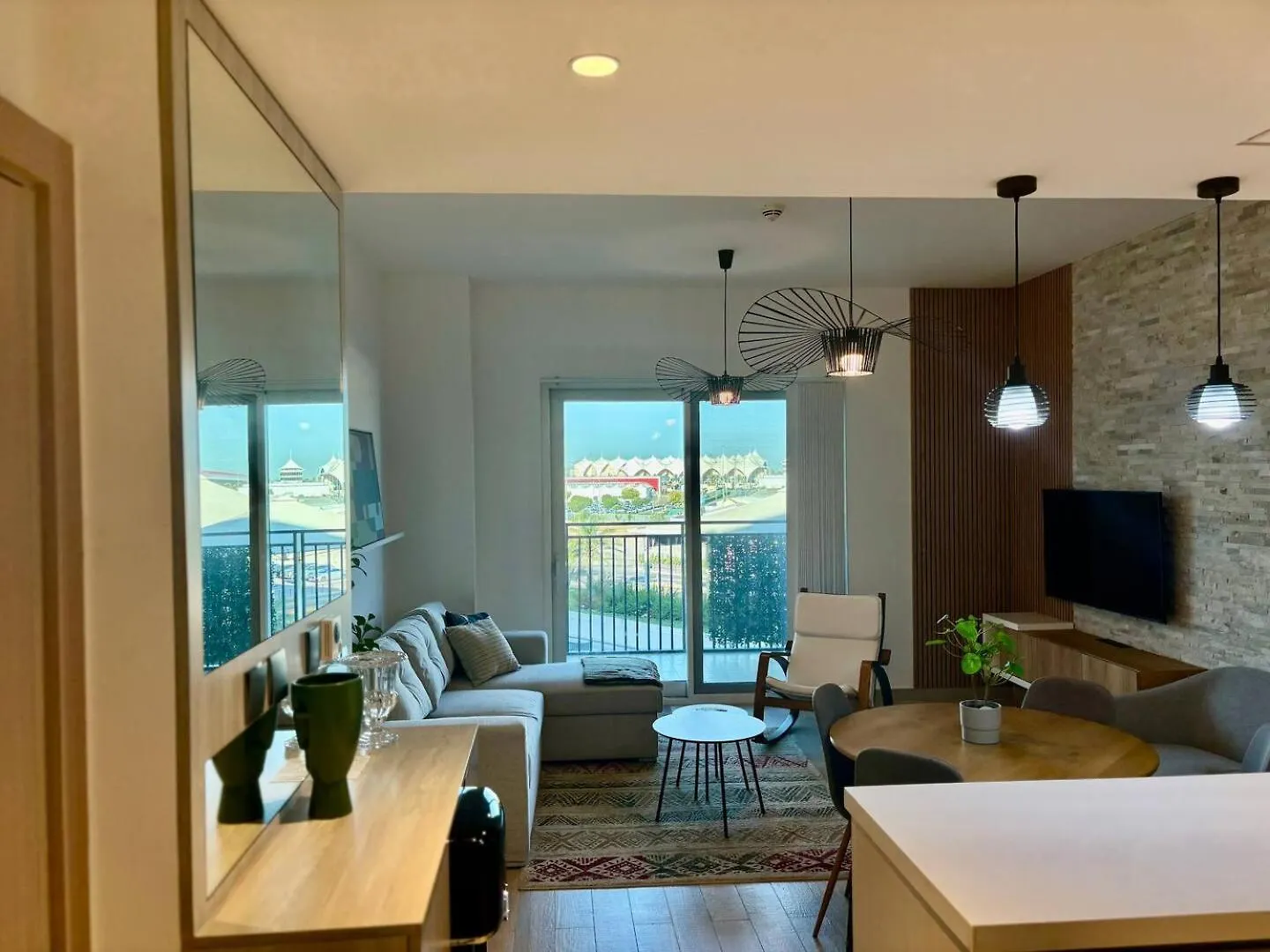 Comfy 2Br Ferrari World View Apartment Abu Dhabi